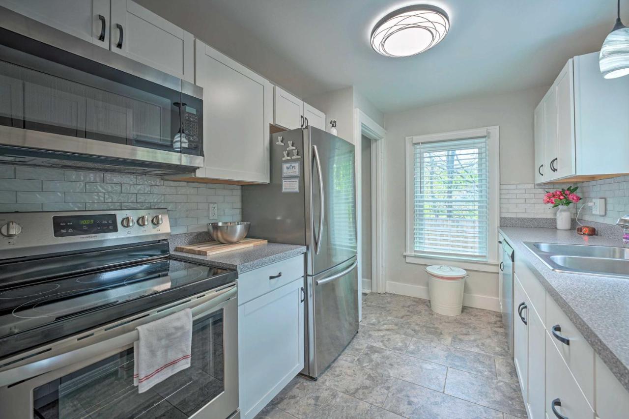 Benton Harbor Gracie Cottage With Hot Tub And Yard! Exterior photo