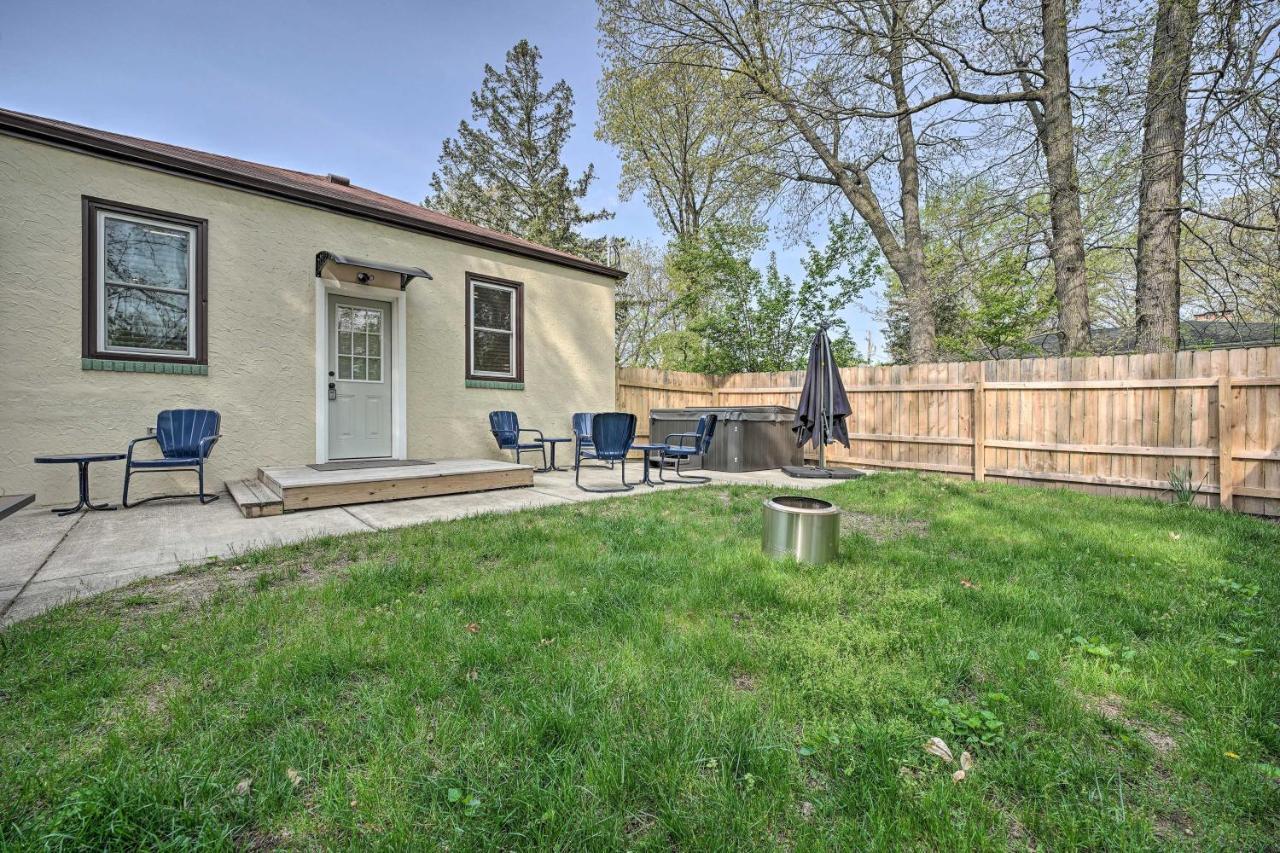 Benton Harbor Gracie Cottage With Hot Tub And Yard! Exterior photo